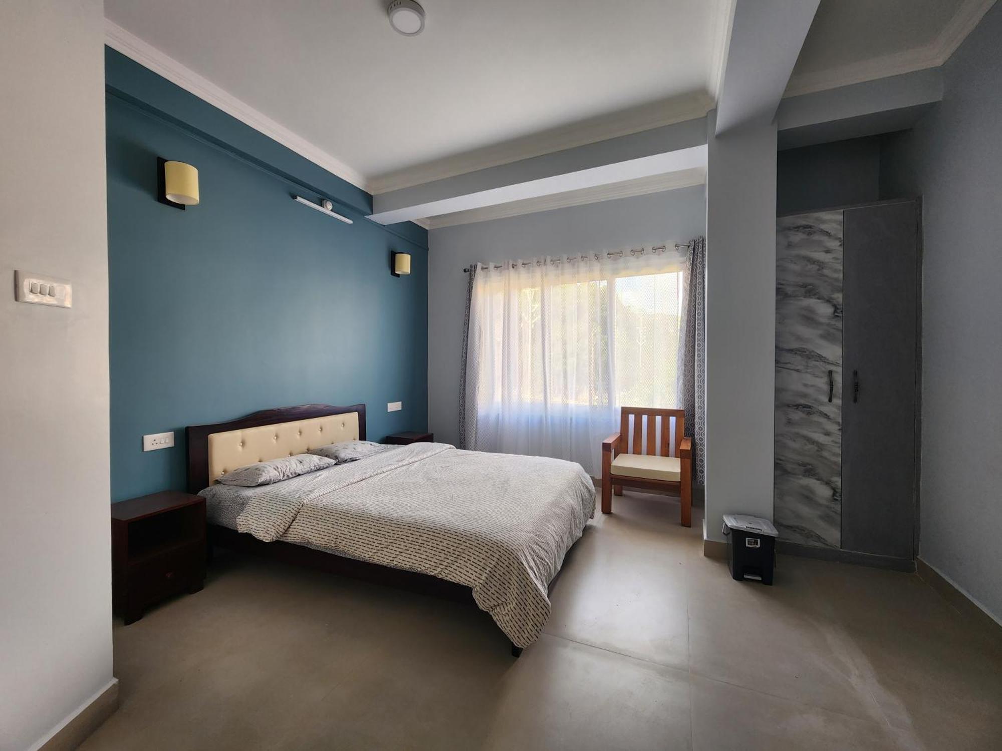 Deluxe Queen Room